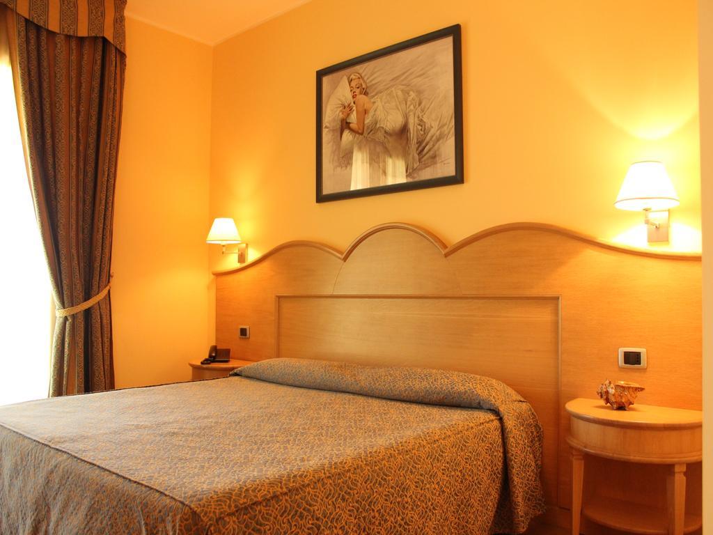 Blu Tropical Resort Zambrone Room photo