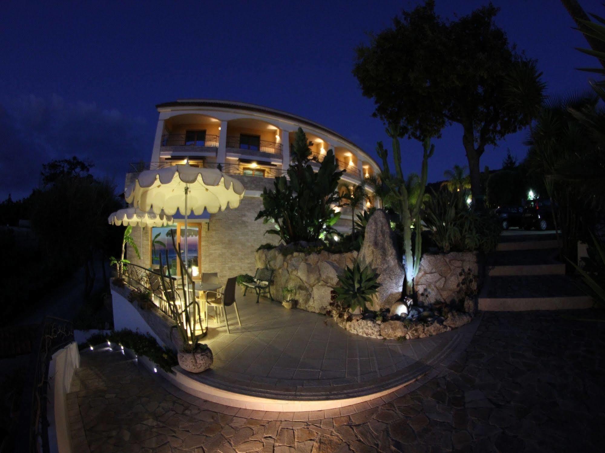 Blu Tropical Resort Zambrone Exterior photo